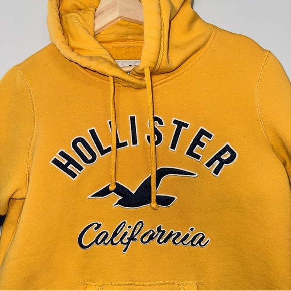 Hollister women’s hoodie size medium yellow - Read condition - Picture 3 of 12